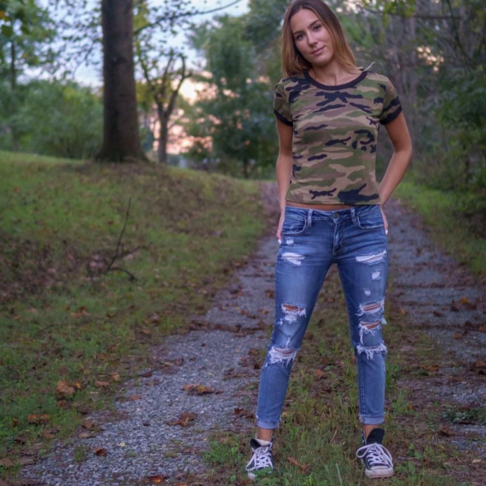 Cropped Camo Shirt - Picture 3 of 3
